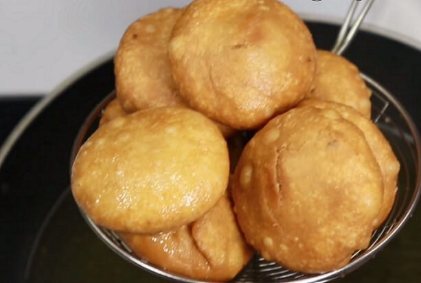 Khasta kachori - ખસ્તા કચોરી - ઘઉંના લોટની ખસ્તા કચોરી -khasta kachori recipe in Gujarati