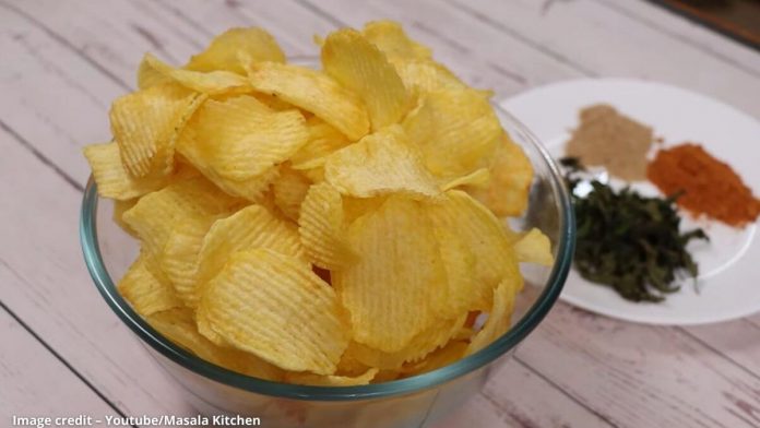 bataka ni instant vefar banavani rit ઈન્સ્ટન્ટ બટાકાની વેફર બનાવવાની રીત - બટાકાની ઇન્સ્ટન્ટ વેફર બનાવવાની રીત - bataka ni instant vefar banavani rit - bataka ni instant vefar recipe in gujarati