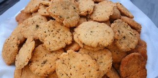 ghau na lot ni mathri recipe in gujarati - ghau na lot ni mathri banavani rit - ઘઉં ના લોટ ની મઠરી બનાવવાની રીત