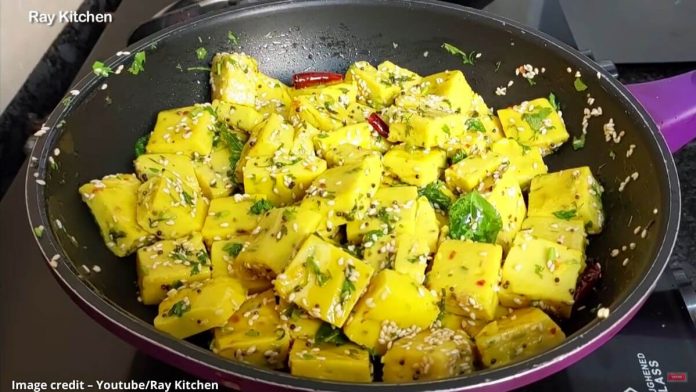 ખાંડવી ઢોકળા બનાવવાની રીત - khandvi dhokla banavani rit