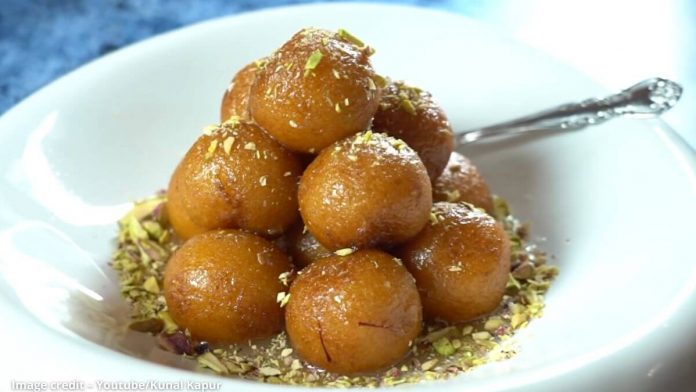 સોજી ના ગુલાબ જાંબુ બનાવવાની રીત - soji na gulab jamun banavani rit - soji na gulab jamun recipe in gujarati