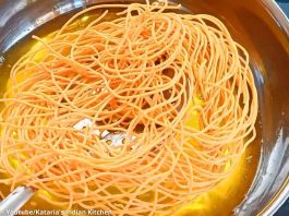 તીખી સેવ બનાવવાની રીત - tikhi sev recipe - tikhi sev recipe in gujarati - tikhi sev banavani rit
