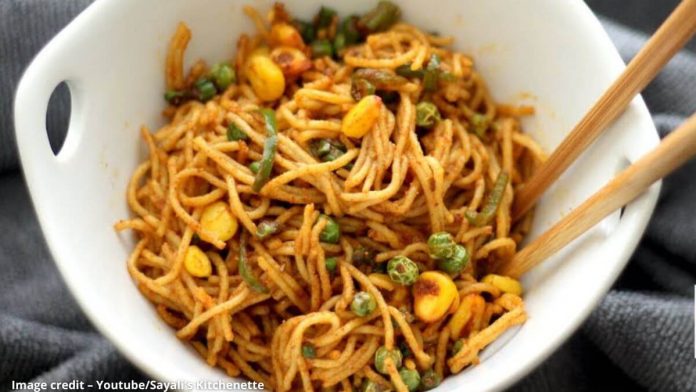 જુવાર ની નુડલ્સ બનાવવાની રીત - જુવાર ના લોટ ની નુડલ્સ બનાવવાની રીત - juvar ni noodles banavani rit - jowar noodles recipe in gujarati