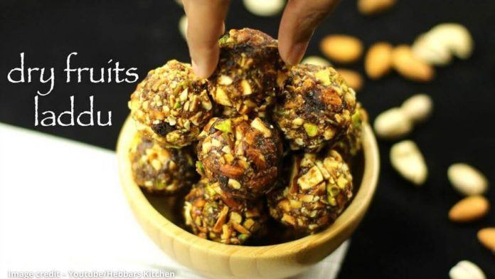 ડ્રાયફ્રુટ લાડુ બનાવવાની રીત - dry fruit laddu banavani rit gujarati ma - dry fruit laddu recipe - dry fruit laddu recipe in gujarati