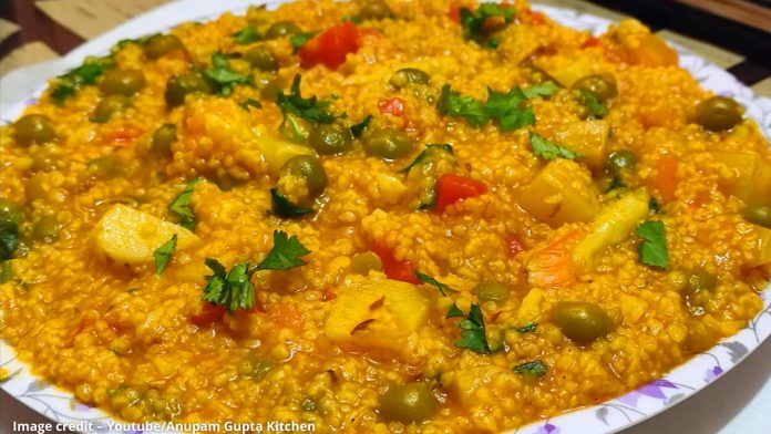 દલીયા ખીચડી બનાવવાની રીત - daliya khichdi banavani rit gujarati ma - daliya khichdi banavani recipe - daliya khichdi recipe in gujarati