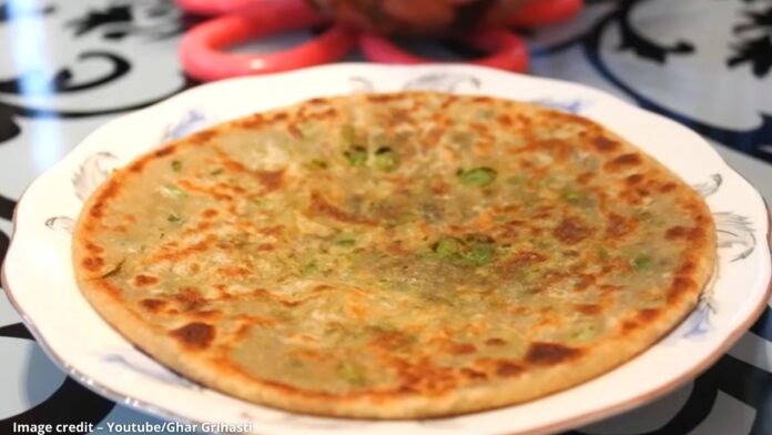 લીલા વટાણા ના પરોઠા બનાવવાની રીત - lila valadan na paratha banavani rit - lila valadan na paratha recipe in gujarati