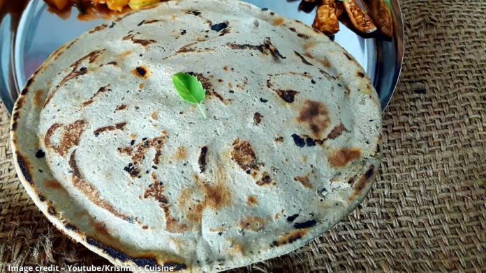 rotla recipe in gujarati - બાજરીના રોટલા બનાવવાની રીત - bajri na rotla banavani rit - બાજરાનો રોટલો બનાવવાની રીત - bajra no rotlo recipe - gujarati bajra rotla