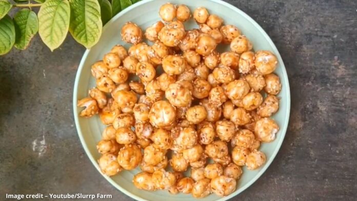 મખાના ચીક્કી બનાવવાની રીત - Makhana ni chikki banavani rit - caramel makhana recipe in gujarati
