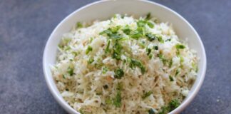 ચીલી ગાર્લિક રાઈસ બનાવવાની રીત - Chili garlic rice banavani rit