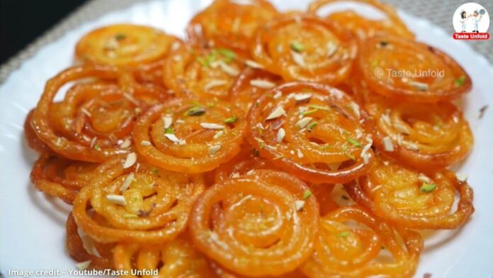 જલેબી - જલેબી બનાવવાની રીત - jalebi banavani rit - jalebi recipe - jalebi recipe in gujarati - gujarati jalebi - jalebi in gujarati - જલેબી બનાવાની રીત - જલેબી ની રેસીપી - જલેબી બનાવાની રેસીપી