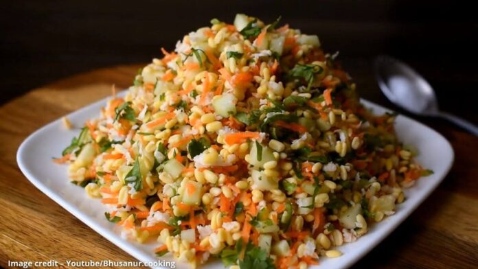 મગદાળ નો સલાડ બનાવવાની રીત - Moong dal salad banavani rit - Moong dal salad recipe in gujarati