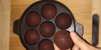 બિસ્કિટ માંથી અપ્પમ ચોકલેટ કેક બનાવવાની રીત - Biscuit Appam chocolate cake banavani rit - Biscuit Appam chocolate cake recipe in gujarati