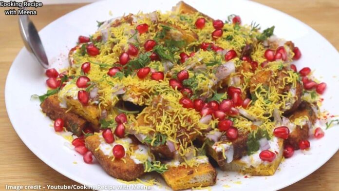 બ્રેડ પકોડા ચાટ બનાવવાની રીત - Bread pakoda chaat banavani rit - Bread pakoda chaat recipe in gujarati