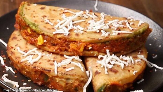 બચેલી રોટલી ની સેન્ડવીચ - બચેલી રોટલી ની સેન્ડવીચ બનાવવાની રીત - Bacheli rotli ni sandwich banavani rit