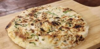 અમૃતસરી આલુ કૂલચા - Amritsari aloo Kulcha - અમૃતસરી આલુ કૂલચા બનાવવાની રીત - Amritsari aloo Kulcha banavani rit - Amritsari aloo Kulcha recipe in gujarati