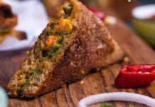 ચીઝ ચિલ્લી સેન્ડવીચ - Schezwan Cheese Chili Sandwich - schezwan cheese chili sandwich recipe in Gujarati - schezwan sandwich recipe in Gujarati