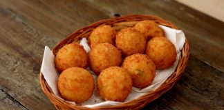 ચીઝ બોલ્સ બનાવવાની રીત - cheese balls banavani rit - cheese balls recipe in gujarati