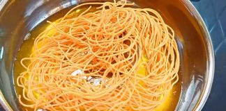 તીખી સેવ બનાવવાની રીત - tikhi sev recipe - tikhi sev recipe in gujarati - tikhi sev banavani rit