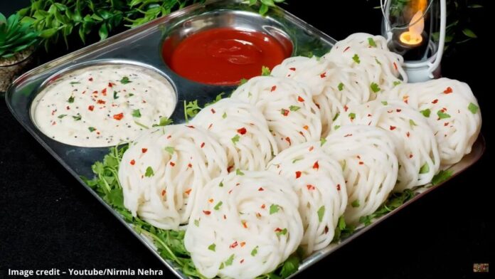 બચેલા ભાત નો નાસ્તો બનાવવાની રીત - bachela bhaat no nasto banavani rit - leftover rice recipe in gujarati