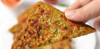 મગદાળ ટોસ બનાવવાની રીત - Mag daal toast banavani rit - Moong Dal toast recipe in gujarati