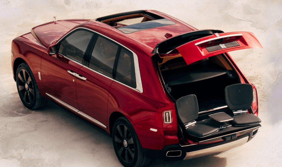 Rolls Royce Cullinan back