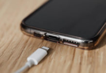 Mobile Charging ને લગતી આ 5 ભૂલ કોઈએ ના કરવી Mobile Charging Mistakes