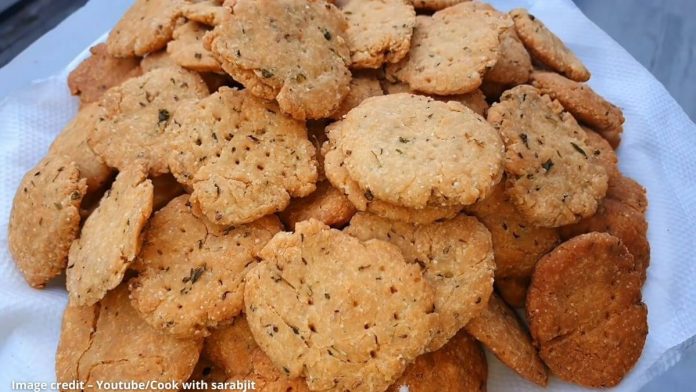ghau na lot ni mathri banavani rit ghau na lot ni mathri recipe in gujarati - ghau na lot ni mathri banavani rit - ઘઉં ના લોટ ની મઠરી બનાવવાની રીત
