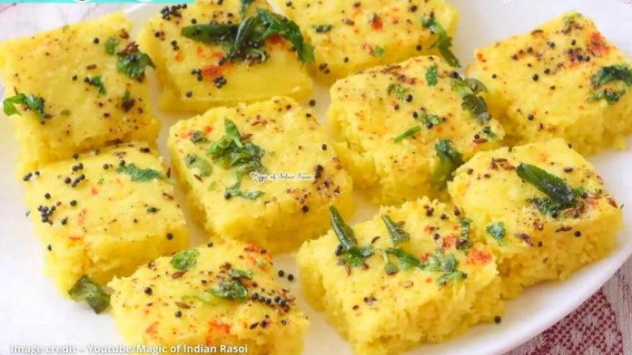 lili makai na dhokla recipe in gujarati લીલી મકાઈ ના ઢોકળા ની રેસીપી - લીલી મકાઈ ના ઢોકળા બનાવવાની રીત - lili makai na dhokla recipe - lili makai na dhokla banavani rit gujarati ma - lili makai na dhokla recipe in gujarati