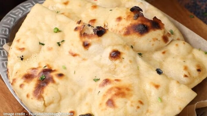 ghau na lot ni tandoori rotli banavani rit ઘઉં ના લોટ ની તંદુરી રોટલી બનાવવાની રીત - ghau na lot ni tandoori rotli banavani rit