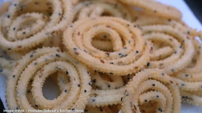 chokha na lot ni chakri ચોખા ના લોટ ની ચકરી - chokha na lot ni chakri - ચોખા ના લોટ ની ચકરી બનાવવાની રીત - chokha na lot ni chakri ni recipe