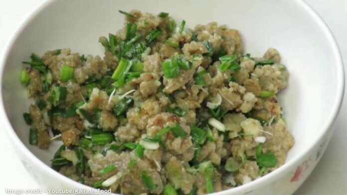 Bajra lila lasan no churmo Bajra lila lasan no churmo - બાજરા લીલા લસણ નો ચુરમો